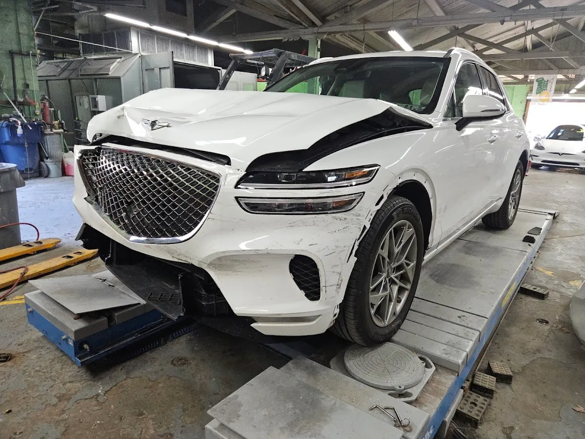 J & S Auto Body Repair photo 4