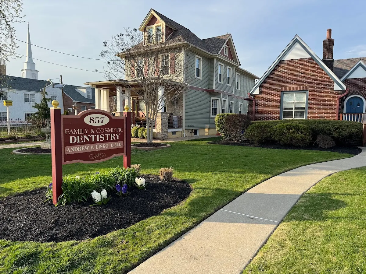 Jack's Lawn Maintenance photo 5