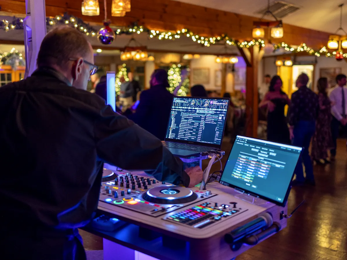 JTM Entertainment-DJ's For All Those Special Occasions photo 3