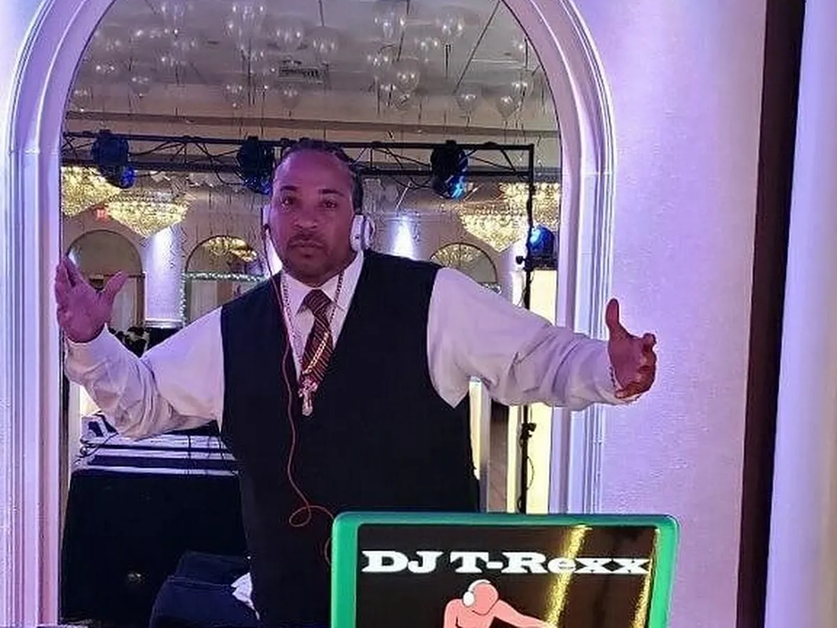 Just The Right Music DJ services