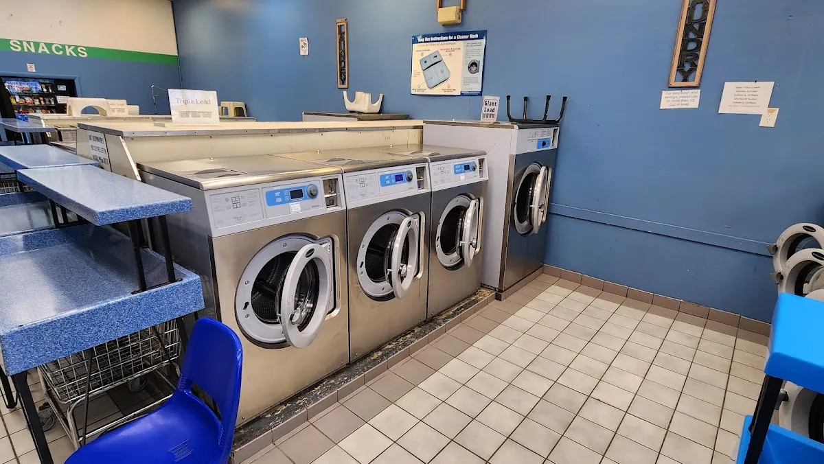 Kwik Wash Laundromat photo 3