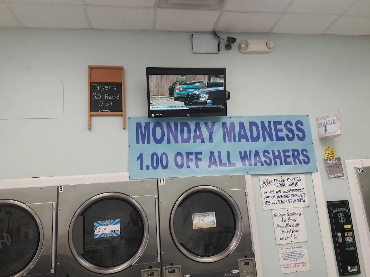 Kwik Wash Laundromat photo 5