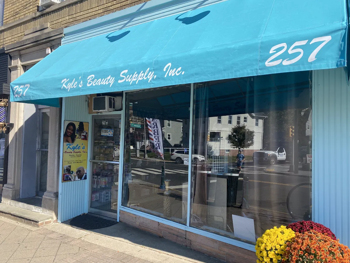 Kyles Beauty Supply photo 2