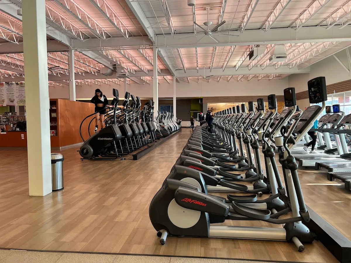 LA Fitness photo 2