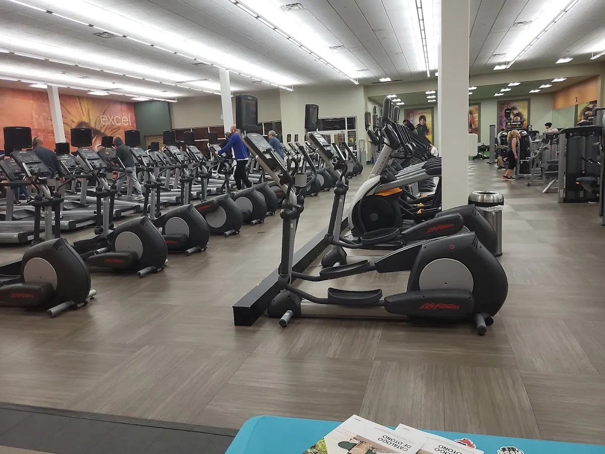 LA Fitness photo 2