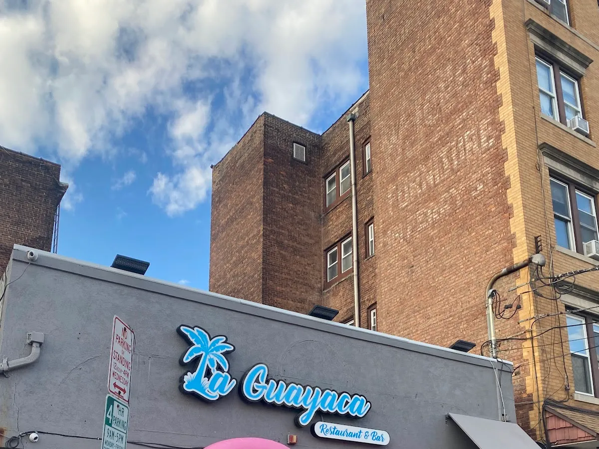 La Guayaca Restaurant & Bar