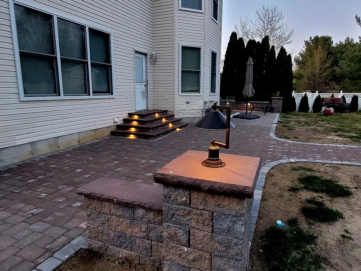 L&A HARDSCAPING & LANDSCAPING LLC