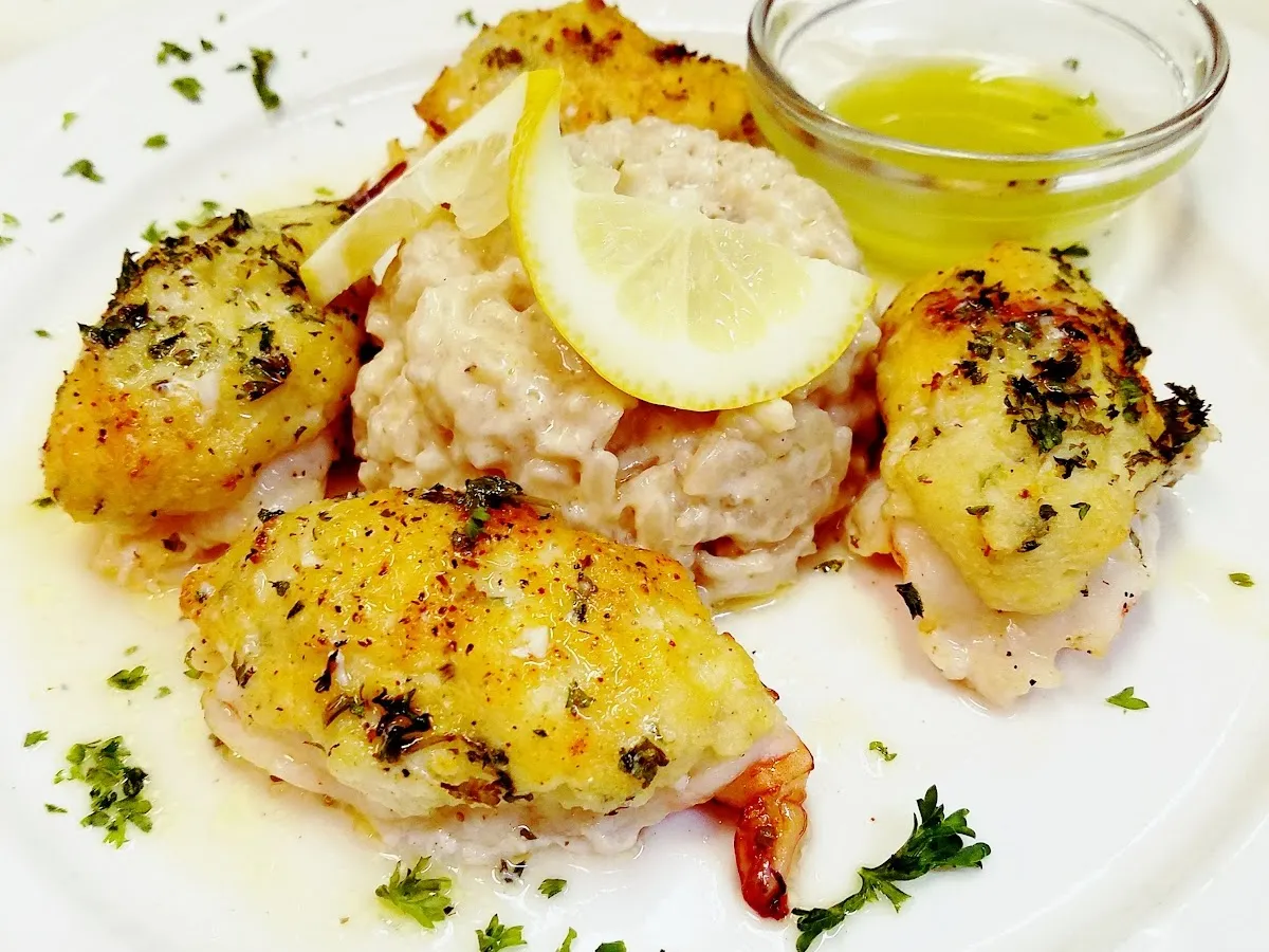 La Lanterna Cafe & Grill photo 3