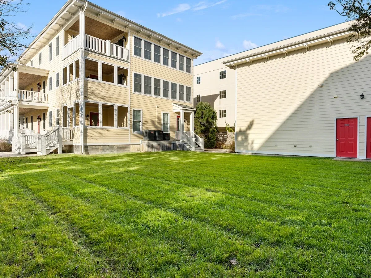 La Mer Beachfront Resort photo 4