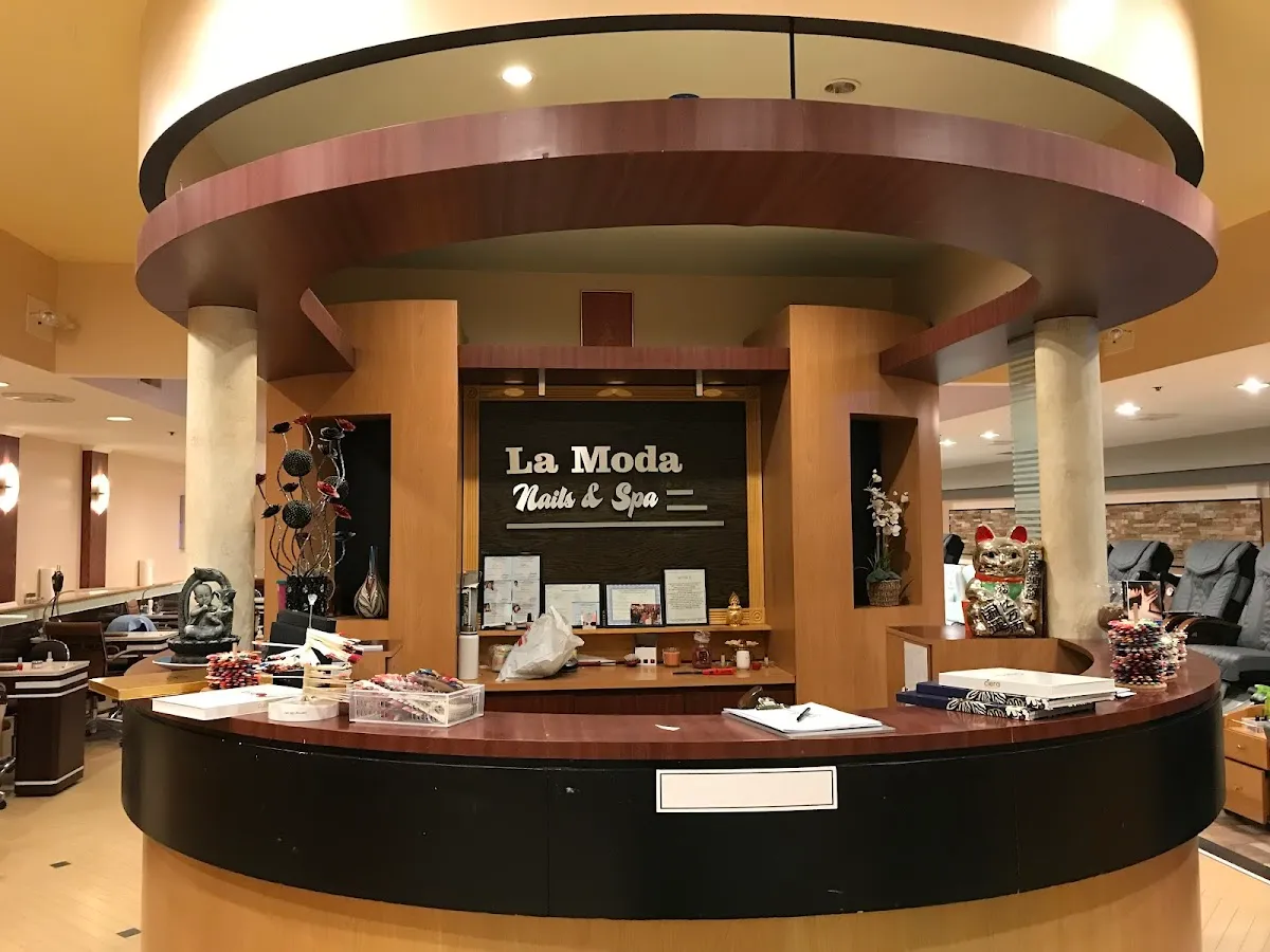 La Moda Nails photo 2