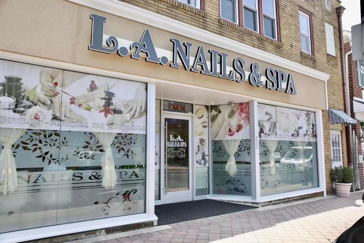 La Nails Salon