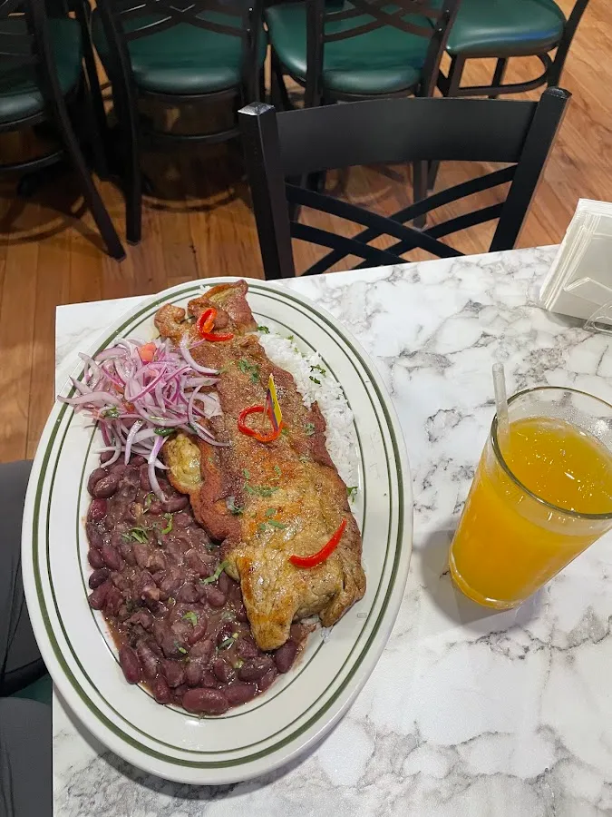 LA Restaurant & Lounge photo 2