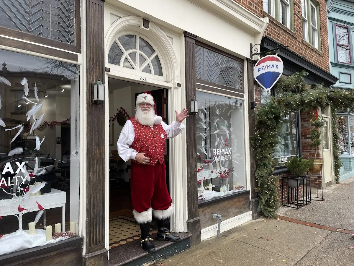 Lamon Associates Real Estate photo 2