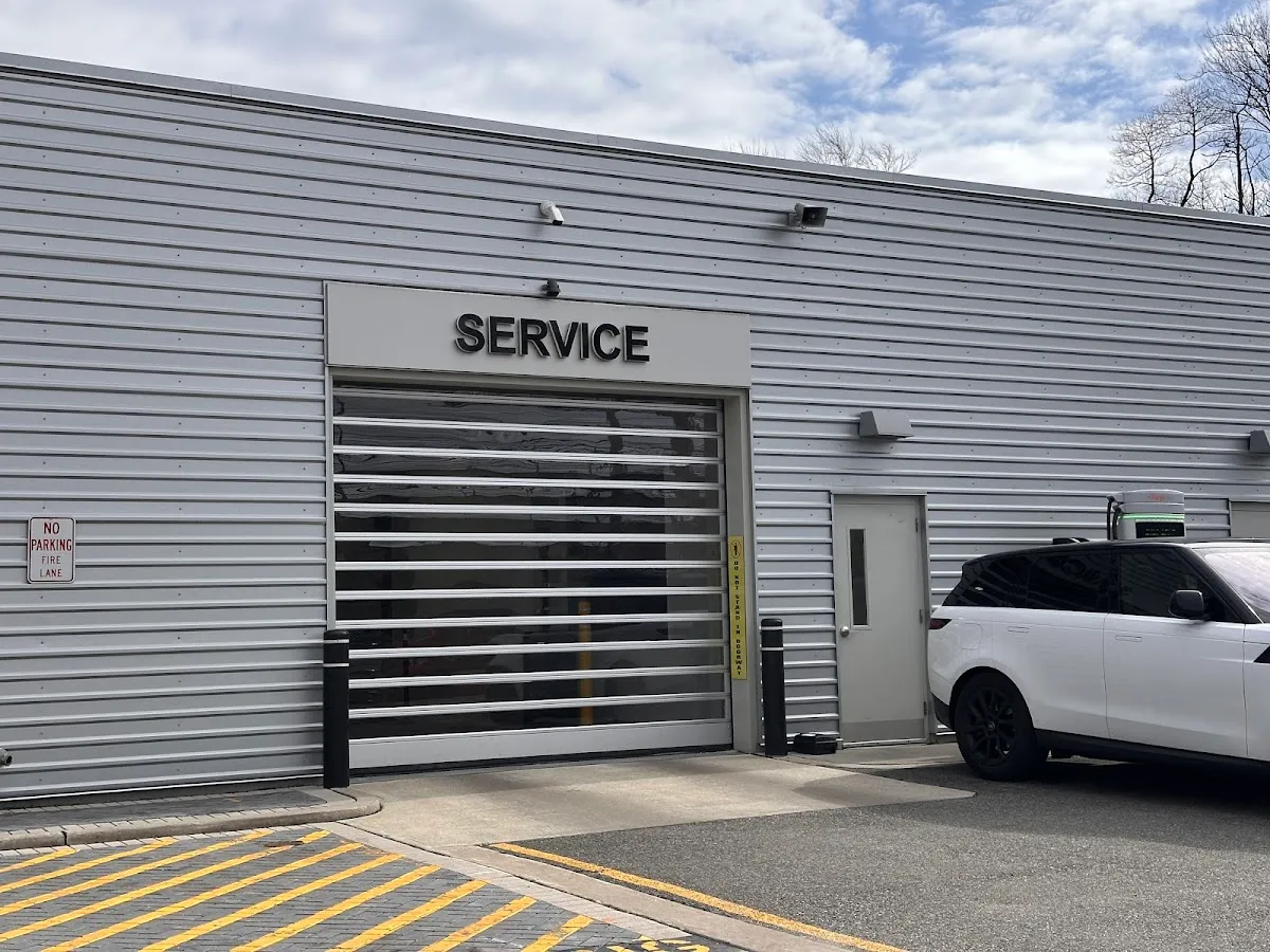 Land Rover Englewood Service and Parts photo 3