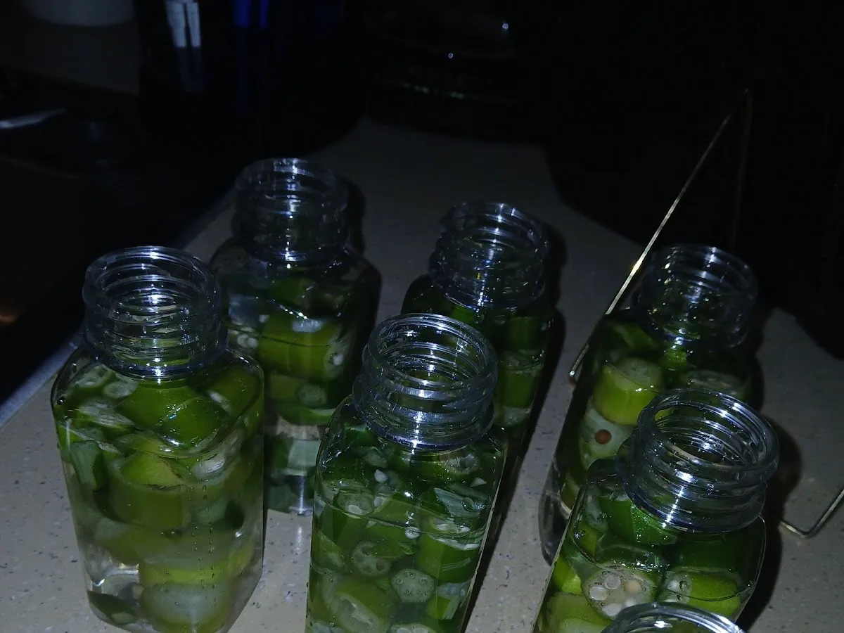 LaRuths Catering Design Llc