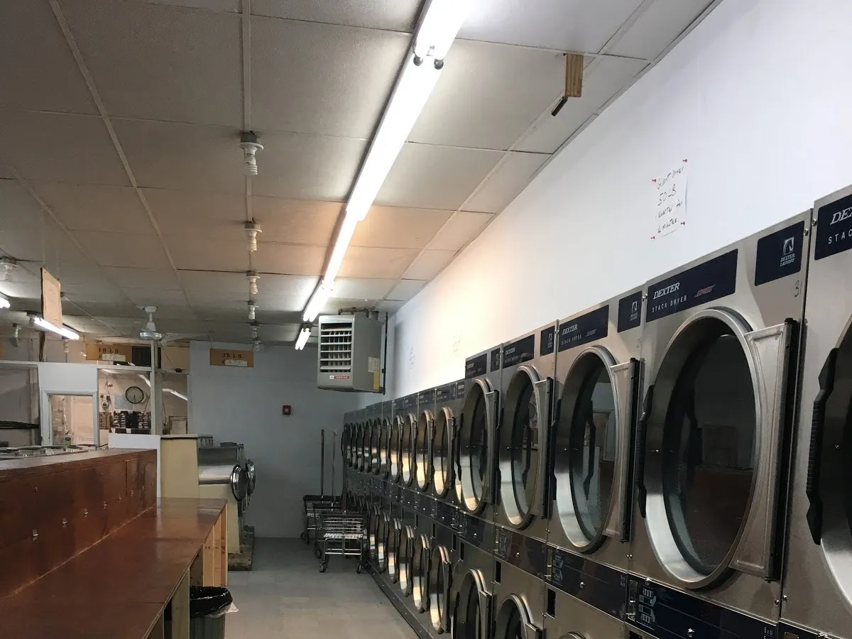 LAUDROMAT photo 4