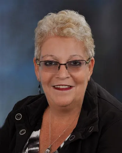 Lauren Brooks, COLDWELL BANKER ARGUS REAL ESTATE-Ventnor