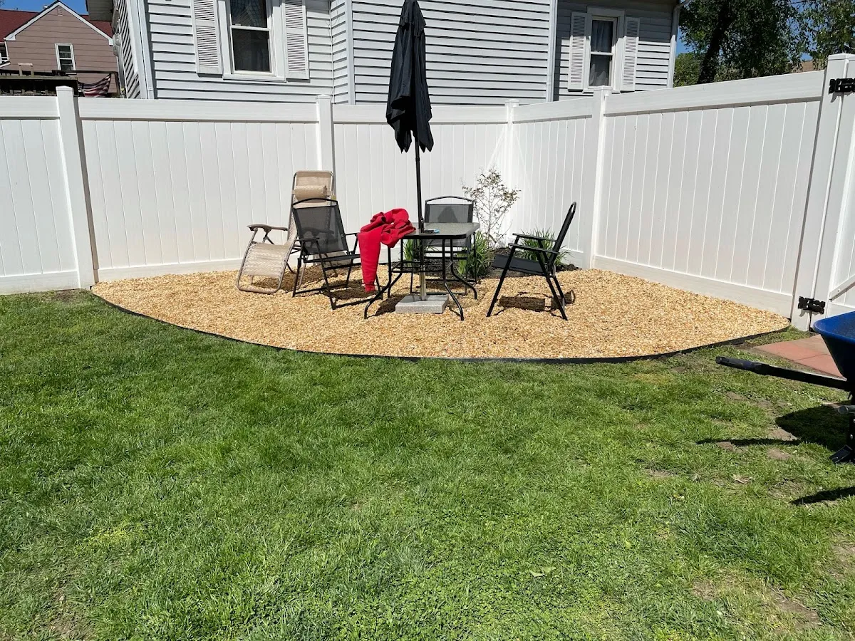 Lawn Creatures Landscaping photo 3