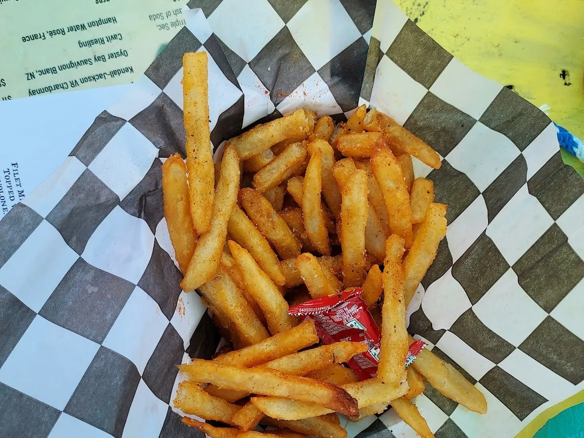 Lazy Bass Bayside Bar and Grill photo 4