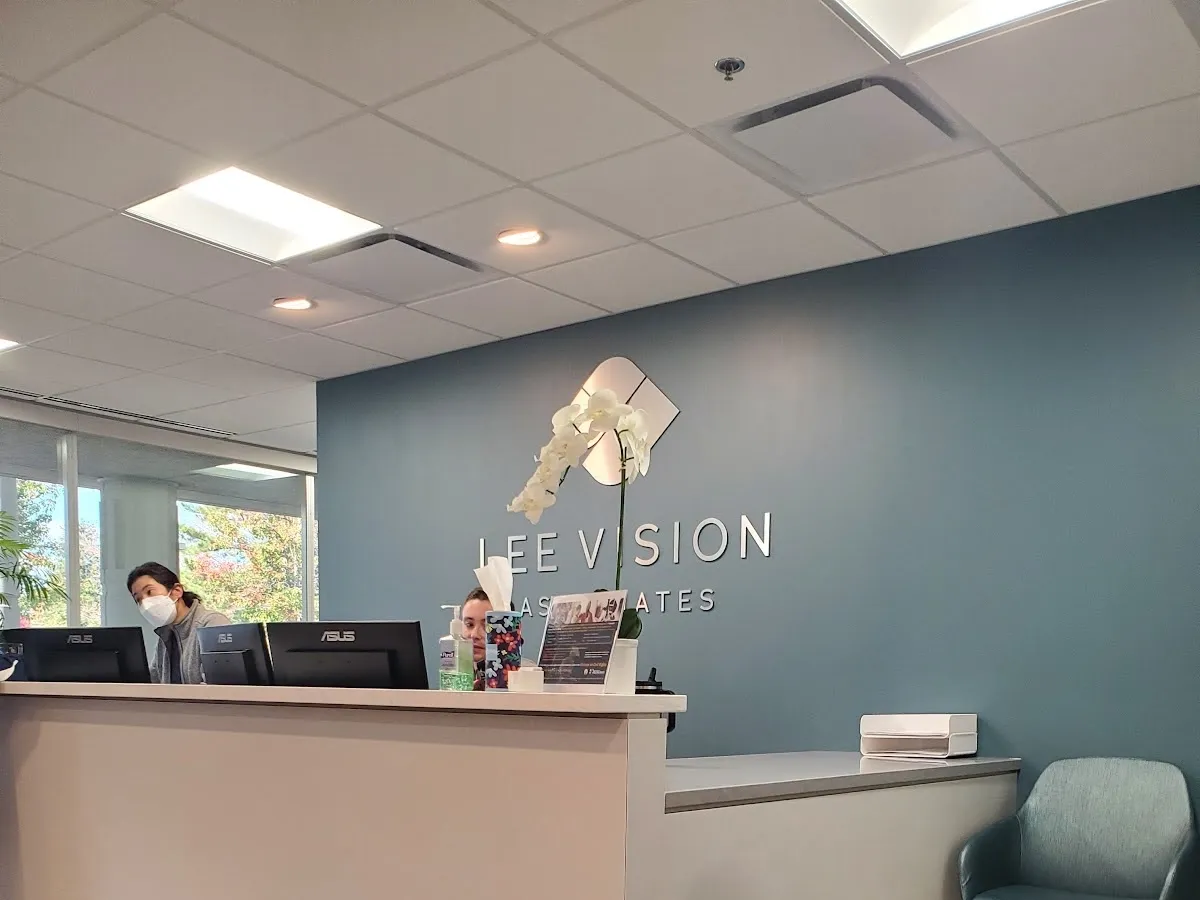 Lee Vision Associates: Stephen Y. Lee, MD