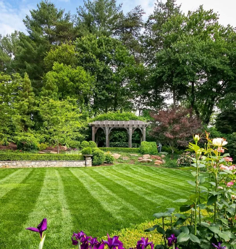 LEÓN BROTHERS LANDSCAPING LLC