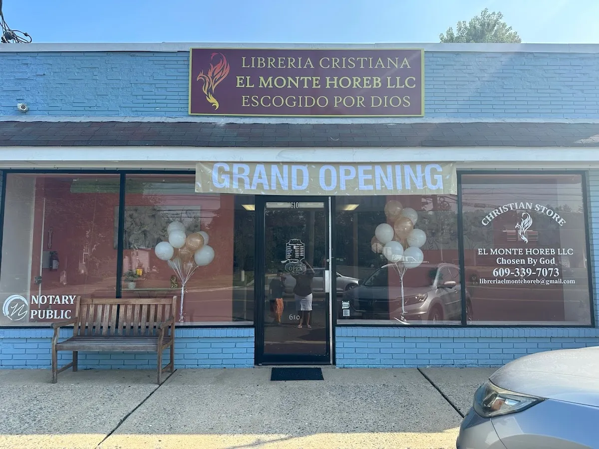 Libreria Cristiana El Monte Horeb LLC “Escogido Por Dios”