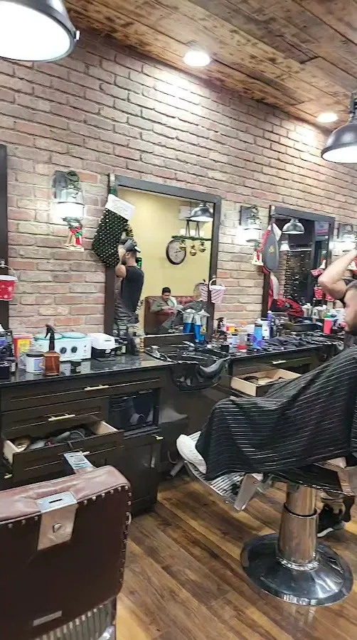 Lions Den Shear And Shave/Barbershop photo 3