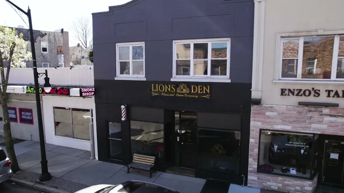 Lions Den Shear And Shave/Barbershop photo 5