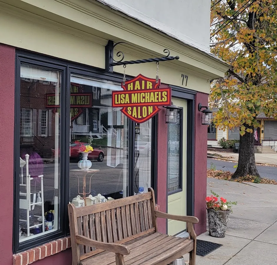 Lisa Michaels Retro Salon photo 2