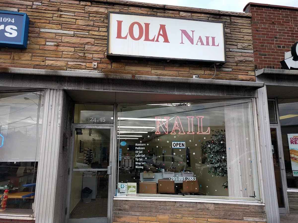 Lola Nails photo 2