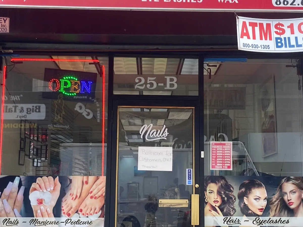 Looks Nail and Hair Salon