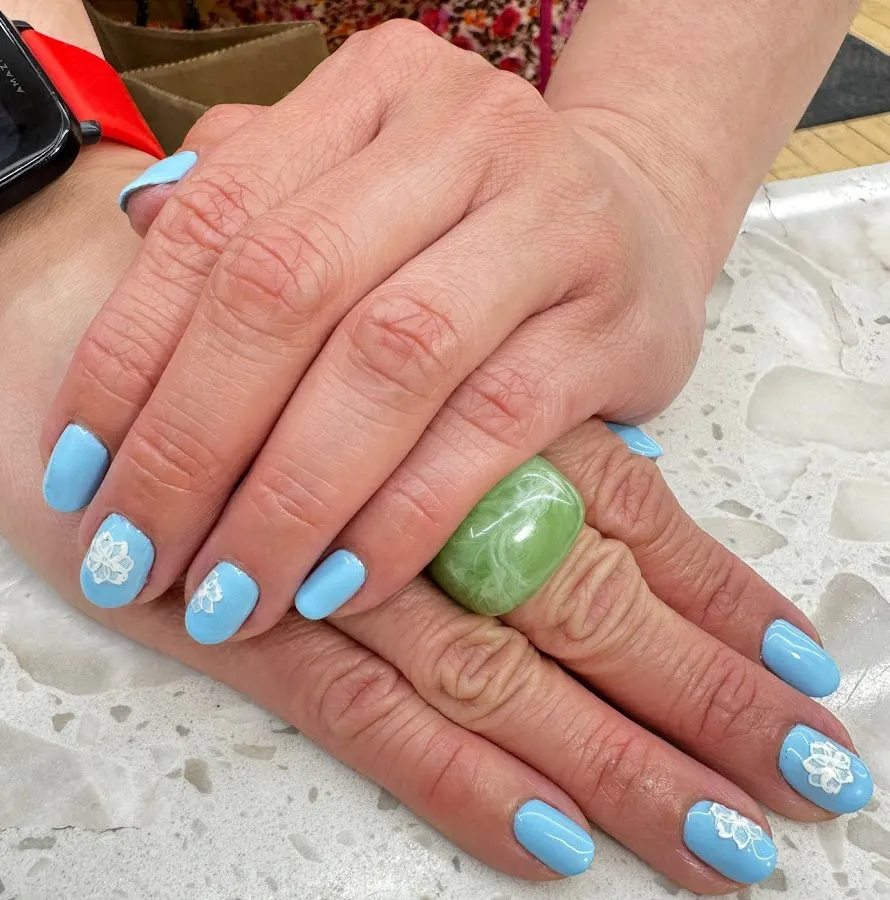 LOOKS THREADING SALON photo 2