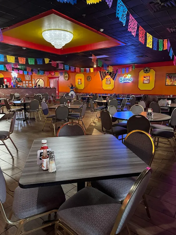 Los Jalapeños Bar & Grill photo 2