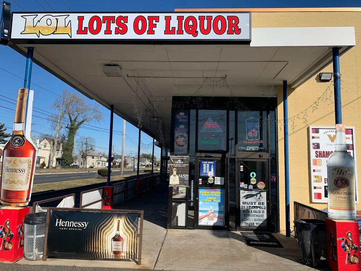 Lot’s Of Liquors Outlet Store