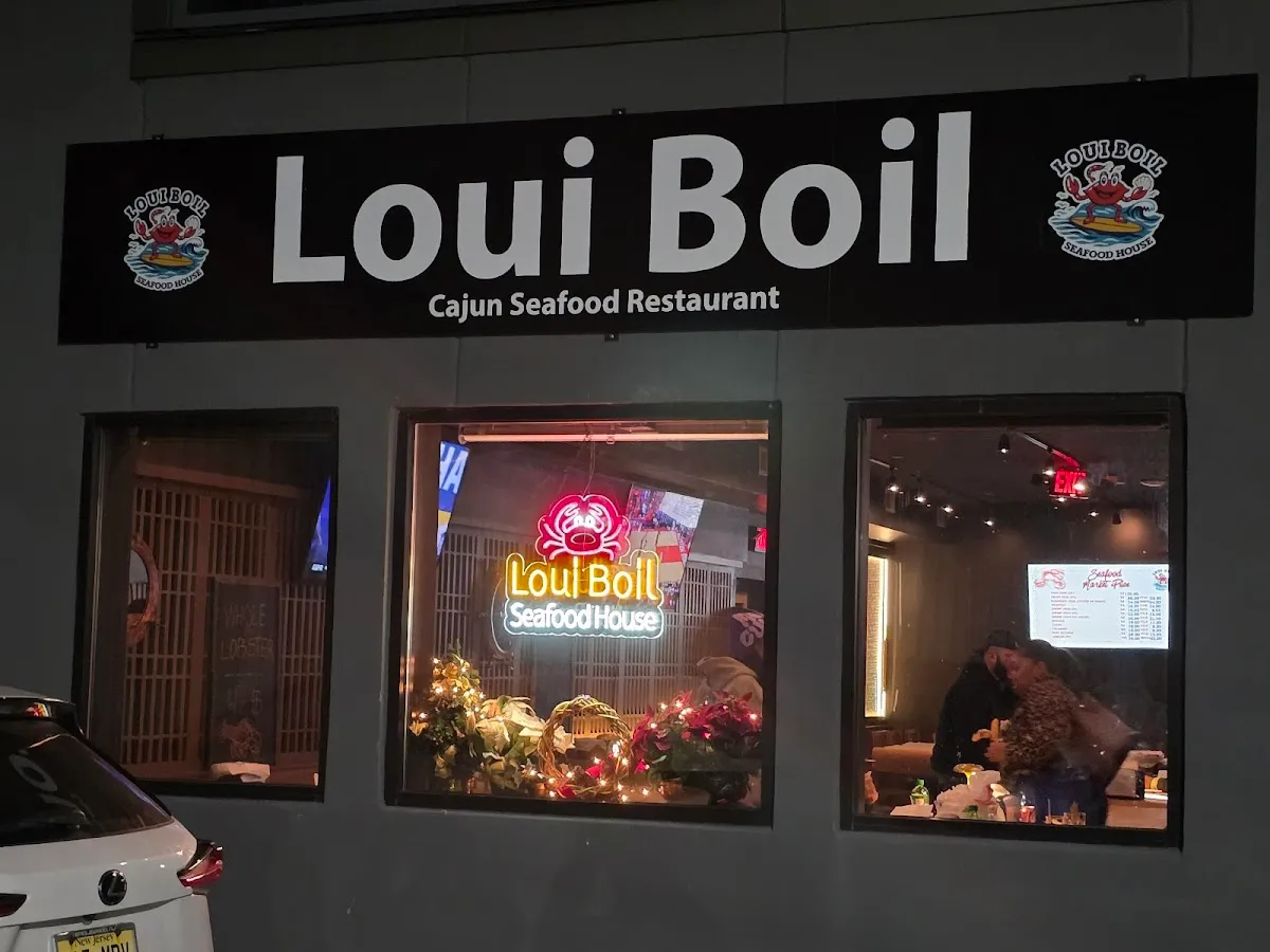 Loui Boil - Cajun Seafood Boil Restaurant/Crab House - Spicy/Heat/Bold Flavor photo 2