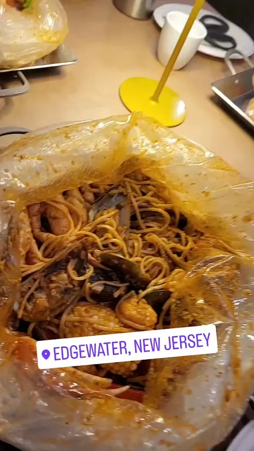 Loui Boil - Cajun Seafood Boil Restaurant/Crab House - Spicy/Heat/Bold Flavor photo 5