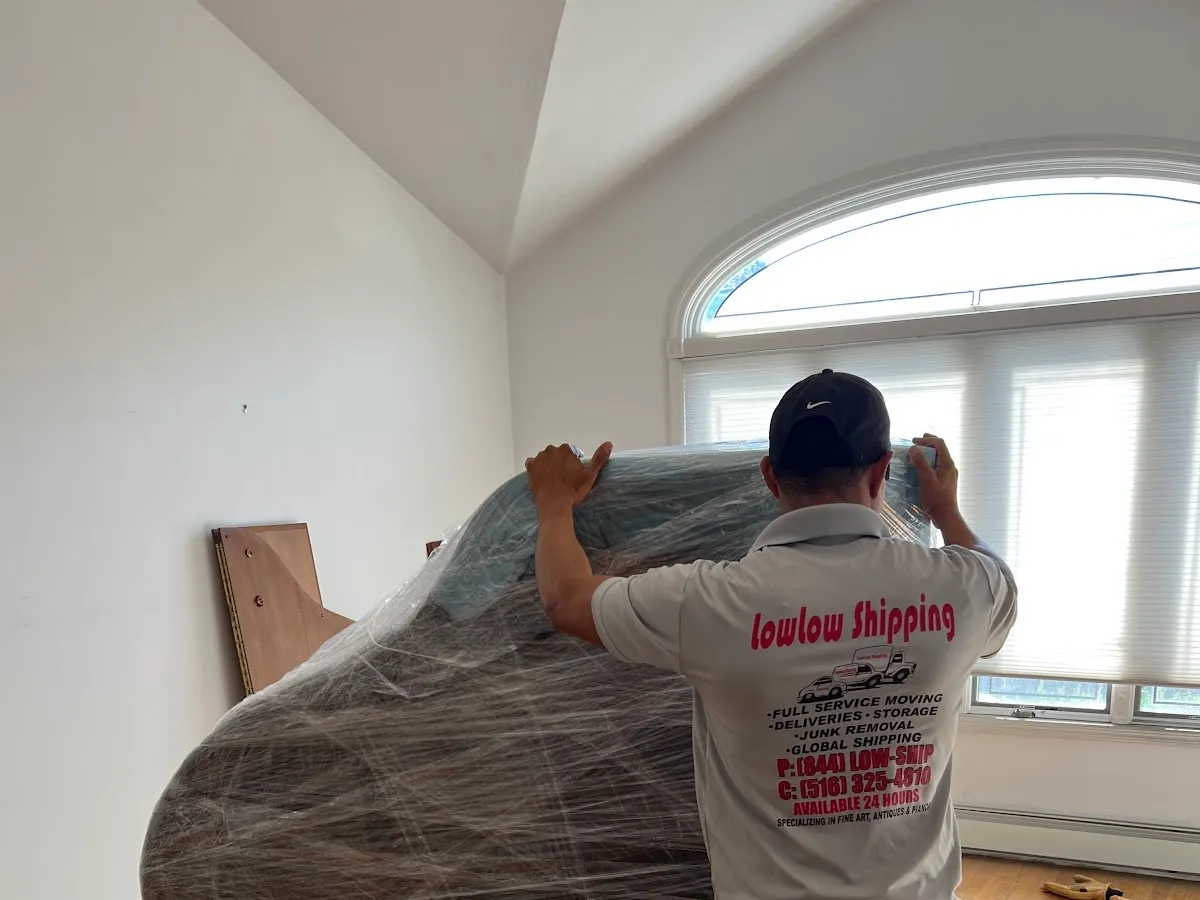 LowLow Shipping Inc.