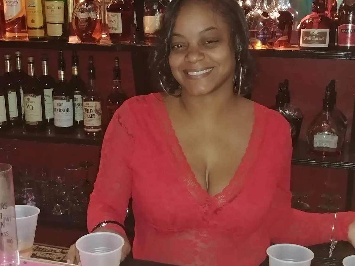 Luby Vann Jam Lounge