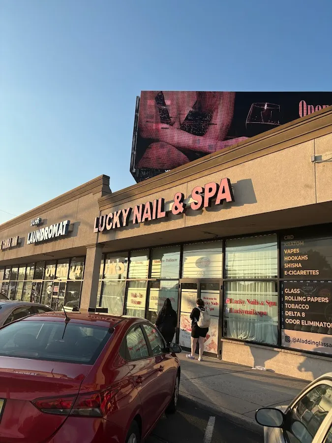 Lucky Nails and Spa photo 3