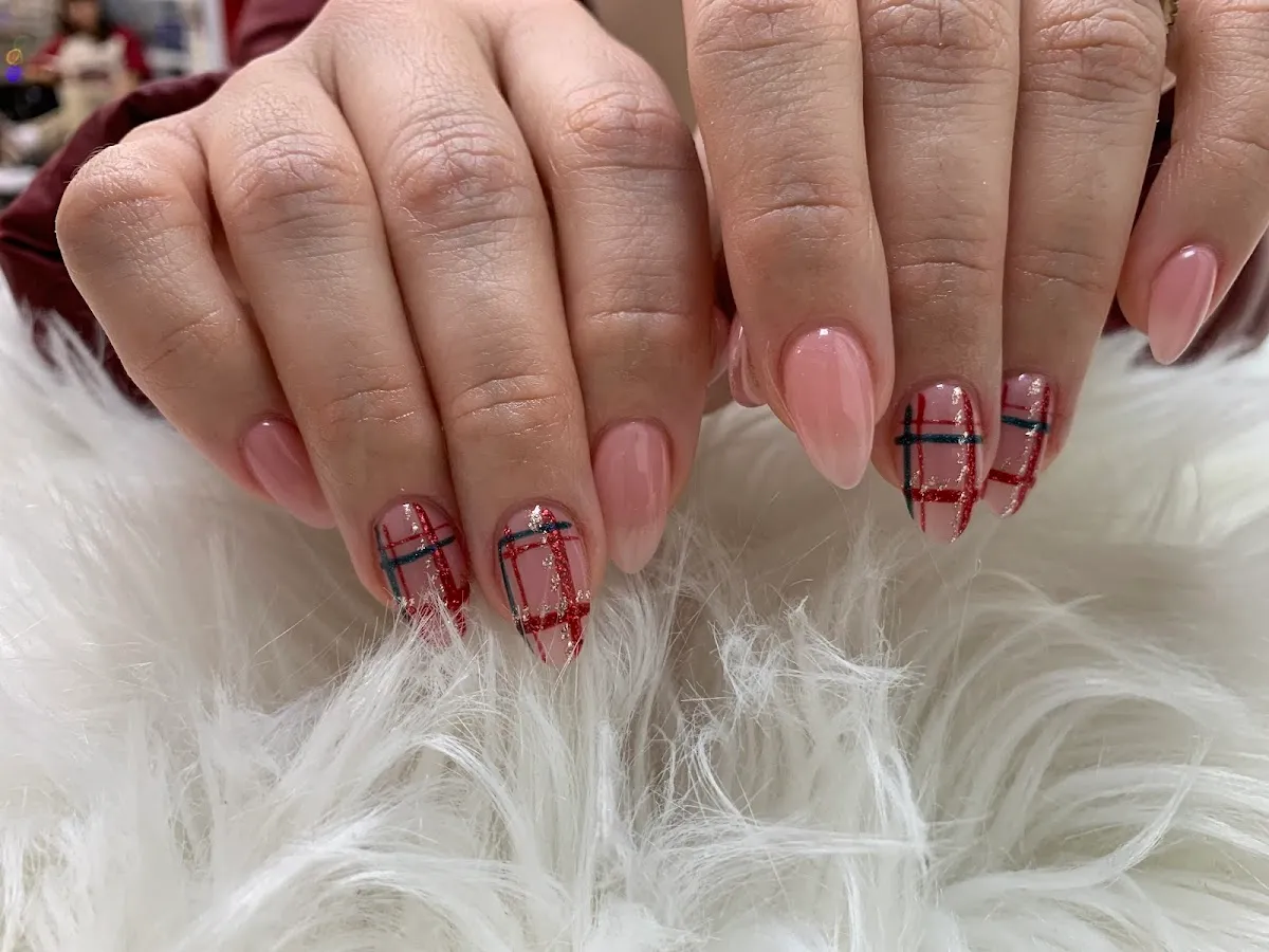 Lucky Nails and Spa photo 4