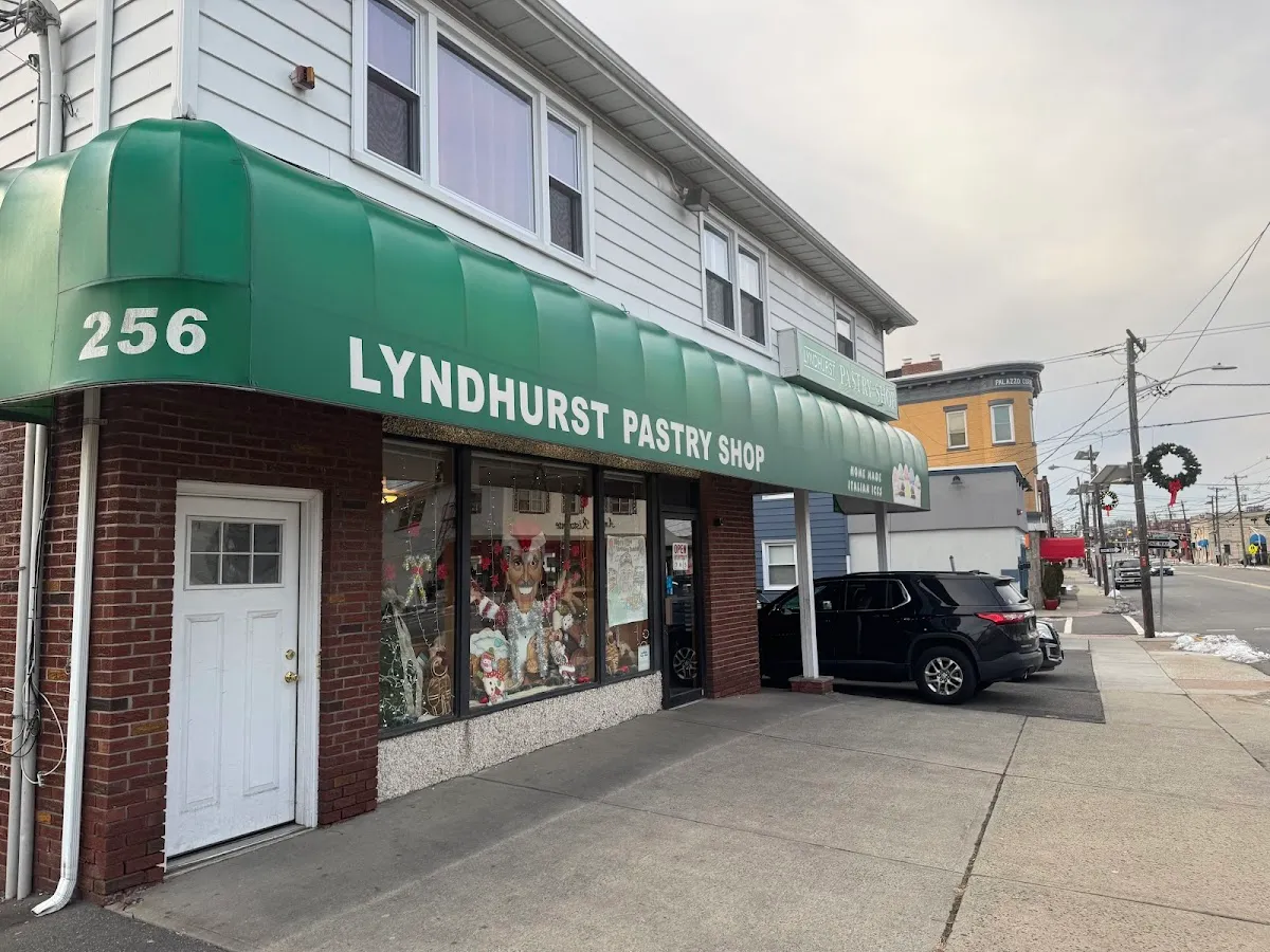 Lyndhurst Pastry Shop