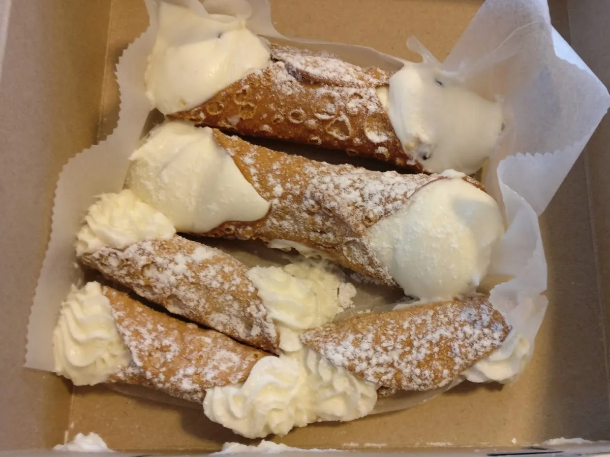 Lyndhurst Pastry Shop photo 4