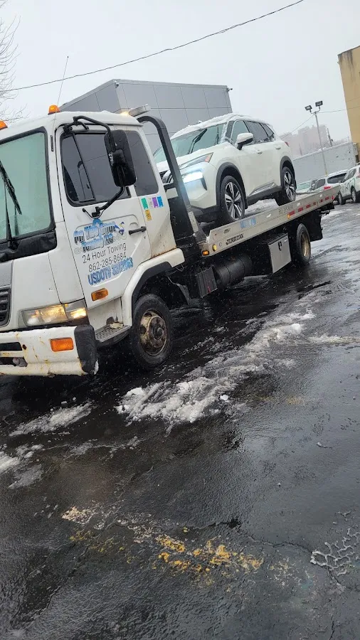 Lynnes Nissan City Service photo 2