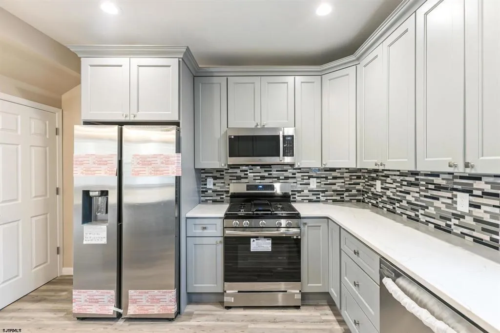 Madalina Tutuianu Spanish Speaking REALTOR /Hablo Español photo 3