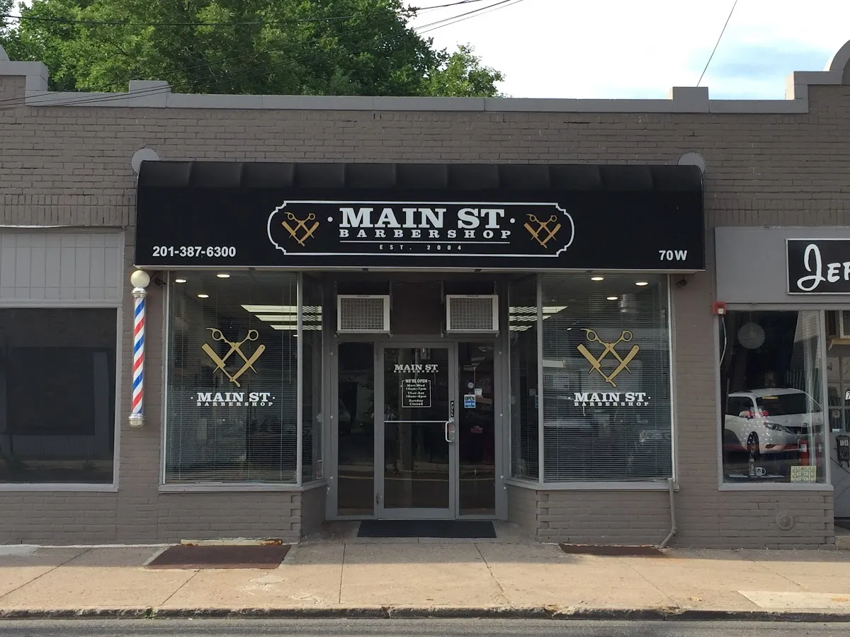 Main Street Barber Shop/ Hair Studio photo 2