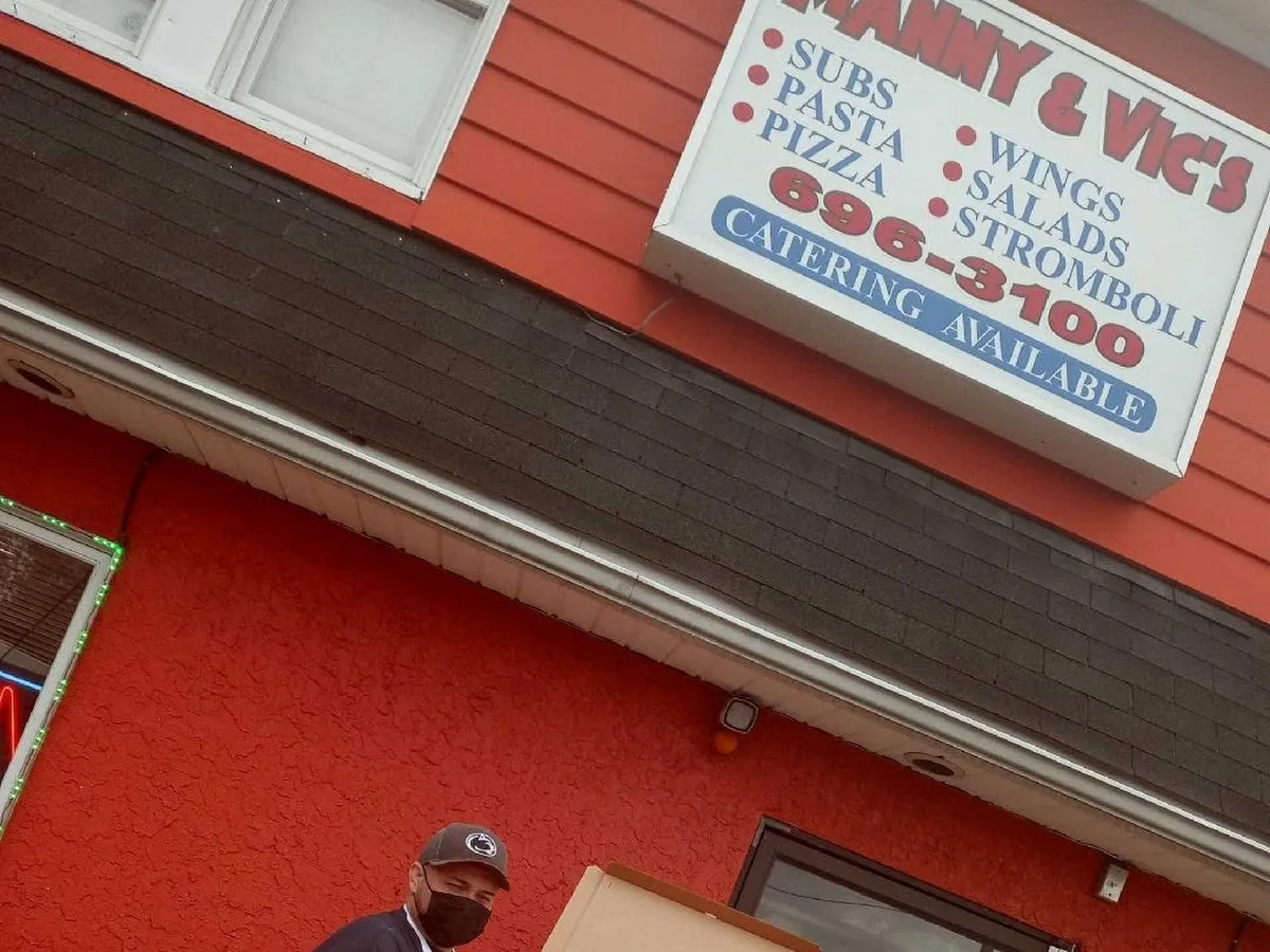 Manny & Vic's Pizzeria