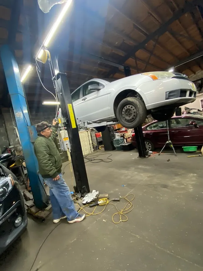 Mareaonos Auto Repair photo 2