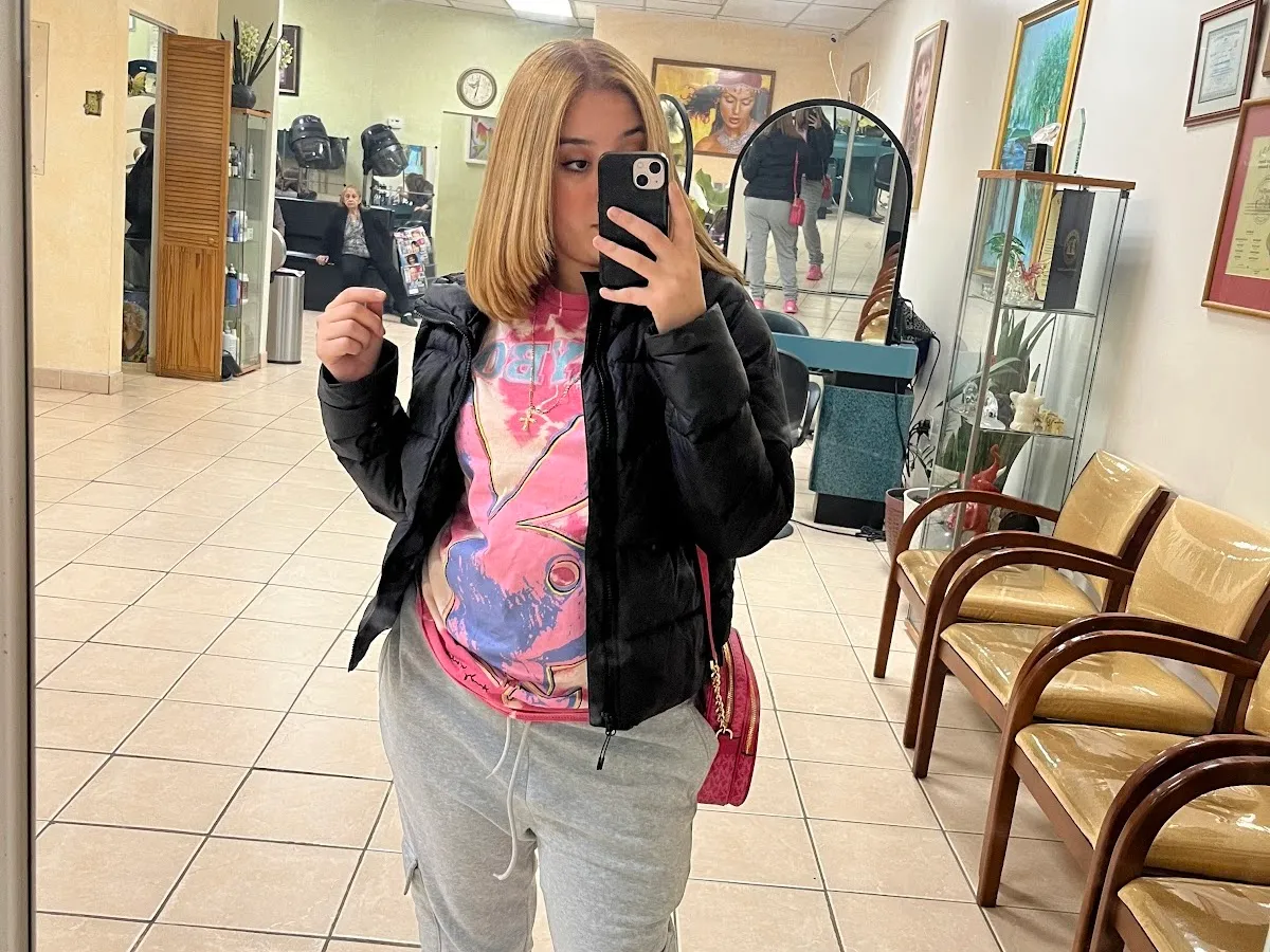 Marienny Unisex Salon