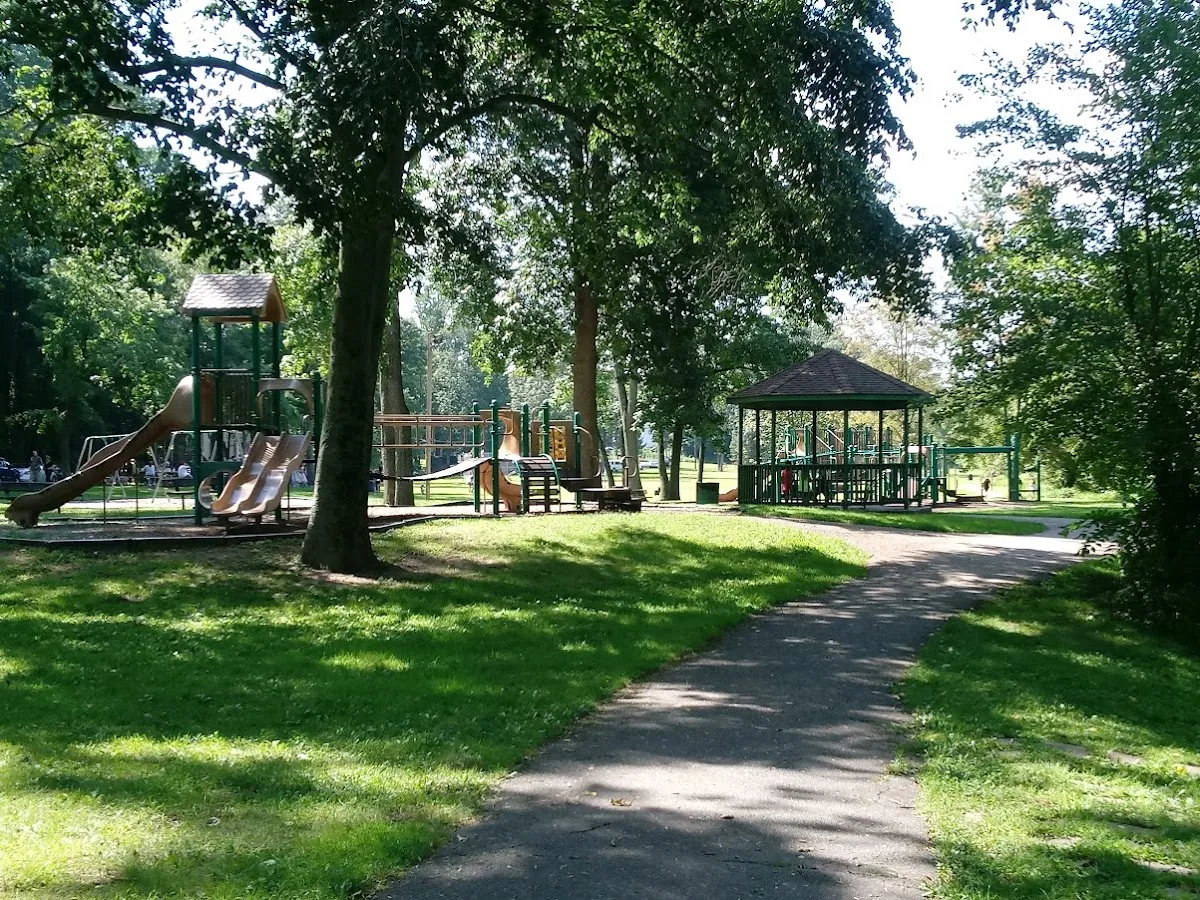 McLaughlin-Norcross Memorial Dell Haddon Lake Park