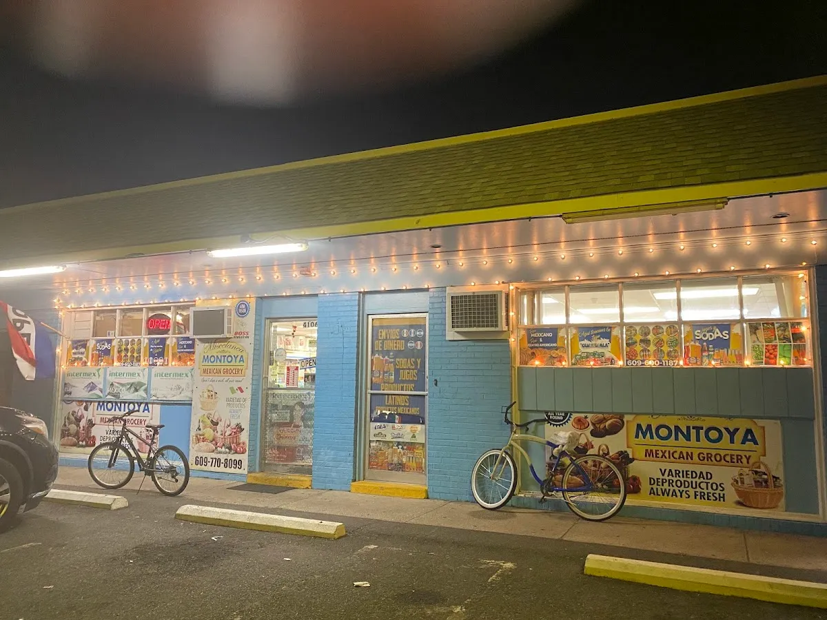 Mexican grocery miscelánea montoya
